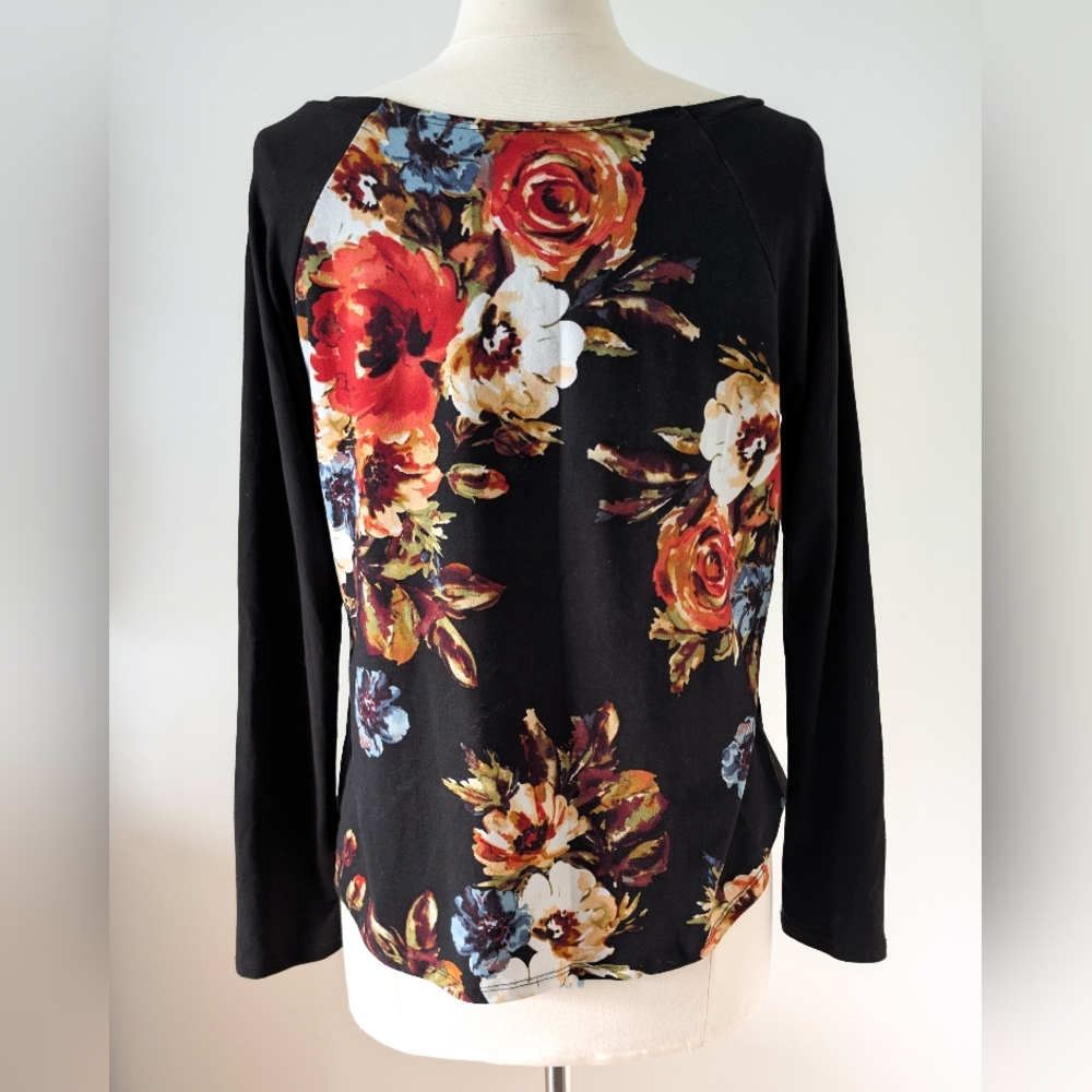 Bonded black longsleeve shirt with beige/orange floral back MEDIUM loose